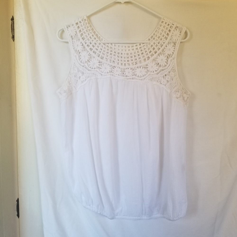 Studio M white top w/lace neck